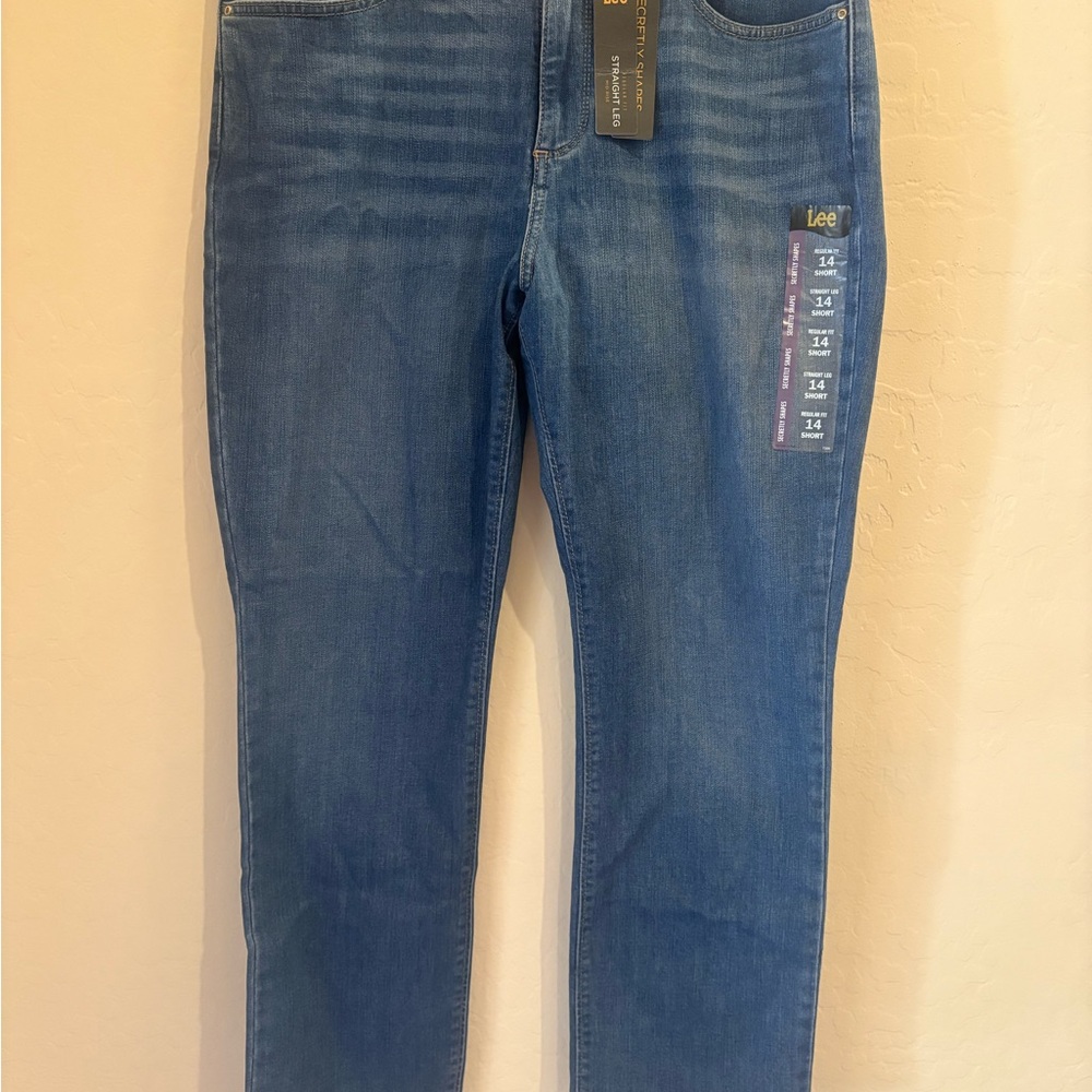 NEW Lee Indigo Straight Leg Jeans - size 14 short